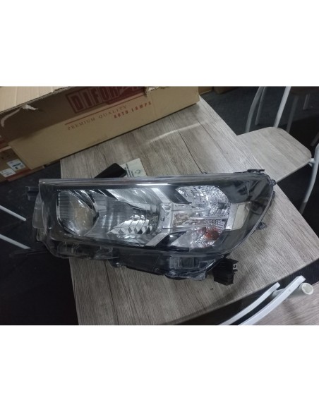 OPTICO IZQUIERDO TOYOTA HILUX 2021 - 2022 SIN LUPA