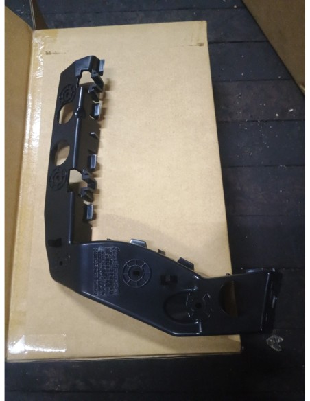 MENSULA DE TAPABARRO DERECHO CHEVROLET COLORADO 2018 - 2024