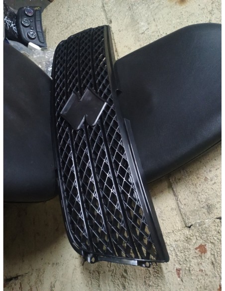 REJILLA PARACHOQUE CENTRAL SUZUKI GRAND NOMADE 2012 - 2015