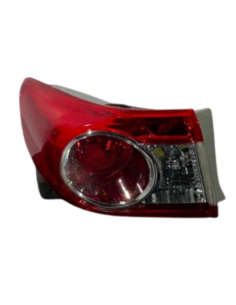 FOCO TRASERO IZQUIERDO TOYOTA COROLLA 2011 - 2014 SEDAN