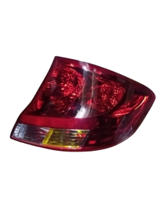 FOCO TRASERO DERECHO CHEVROLET SAIL 2010 - 2014 AMARILLO / BLANCO