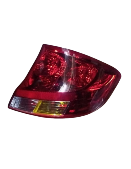 FOCO TRASERO DERECHO CHEVROLET SAIL 2010 - 2014 AMARILLO / BLANCO