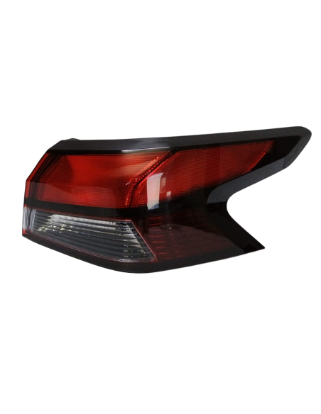 FOCO TRASERO DERECHO NISSAN VERSA 2019 - 2021