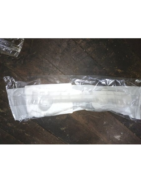 MENSULA DE TAPABARRO DERECHO MITSUBISHI L200 2016 - 2019