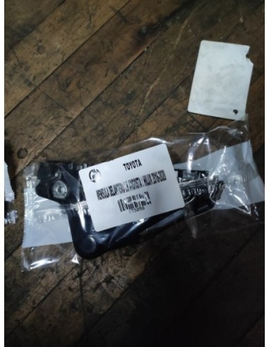 MENSULA DE TAPABARRO IZQUIERDO TOYOTA HILUX 2016 - 2020 ANGOSTO