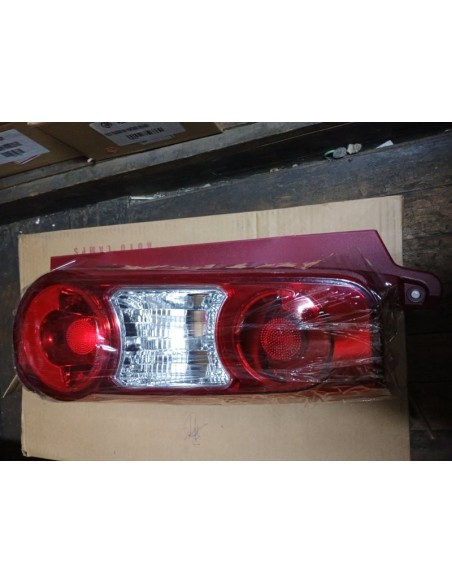 FOCO TRASERO DERECHO PEUGEOT PARTNER 2013 - 2018 CLARO
