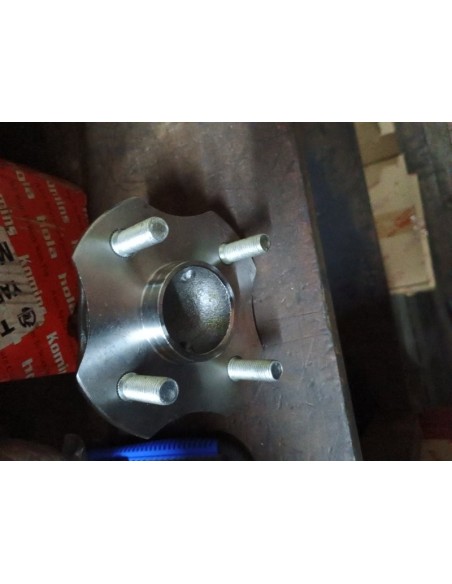 MAZA TRASERA TOYOTA YARIS 2000 - 2004 RH - LH