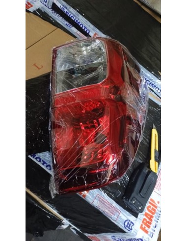 FOCO TRASERO IZQUIERDO TOYOTA HILUX 2016 - 2018