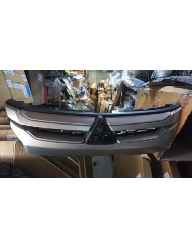 MASCARA MITSUBISHI L200 2020 - 2021 GRIS