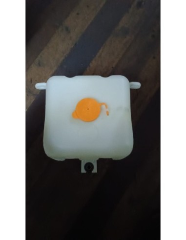 DEPOSITO DE LIMPIA PARABRISA MAHINDRA PIK UP 2010 - 2014