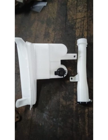 DEPOSITO DE LIMPIA PARABRISA TOYOTA HILUX 2006 - 2015