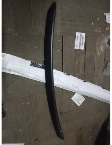 BISEL DE CAPOT TOYOTA HILUX 2016 - 2020 NEGRO