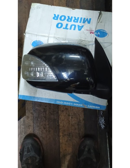 ESPEJO PUERTA DERECHO TOYOTA HILUX 2007 - 2015 NEGRO CON INTERMITENTE