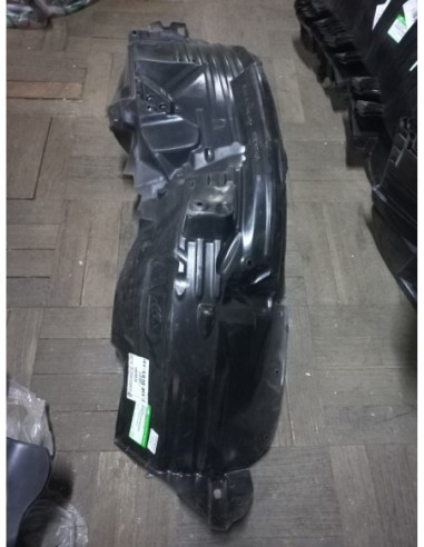 GUARDAFANGO DELANTERO DERECHO NISSAN NAVARA 2005 - 2015 NEGRO