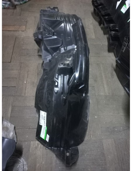 GUARDAFANGO DELANTERO DERECHO NISSAN NAVARA 2005 - 2015 NEGRO