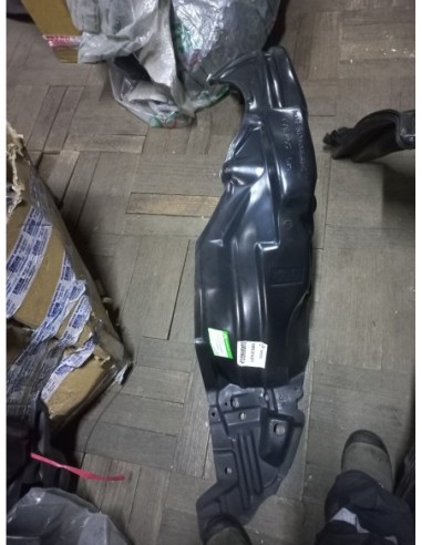 GUARDAFANGO DELANTERO IZQUIERDO TOYOTA YARIS 2014 - 2017 NEGRO