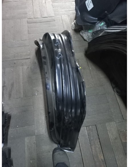 GUARDAFANGO TRASERO DERECHO TOYOTA HILUX 2016 - 2020 4X2 ANGOSTO