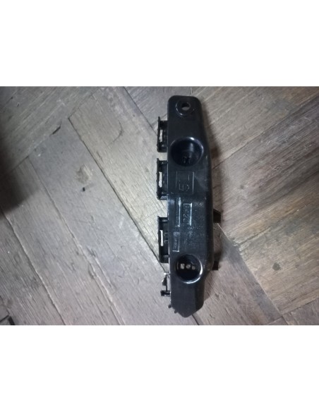 MENSULA DE TAPABARRO IZQUIERDO TOYOTA RAIZE 2022 - 2024 NEGRO