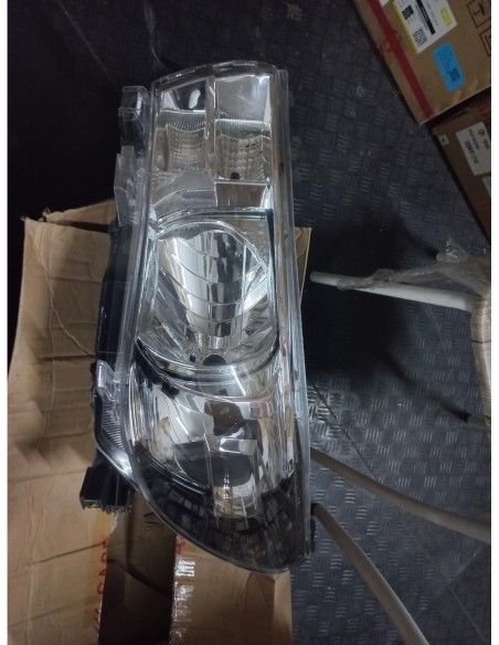 OPTICO IZQUIERDO TOYOTA HILUX 2016 - 2020 SIN LUPA