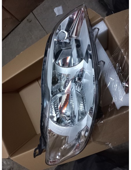 OPTICO DERECHO PEUGEOT 301 2013 - 2017 SIN LUPA