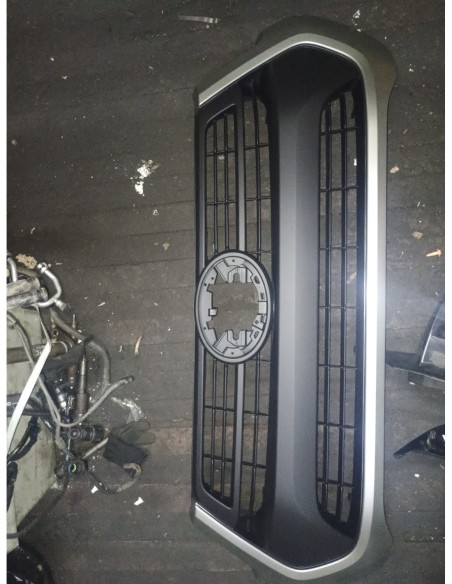 MASCARA TOYOTA HILUX 2020 - 2022 GRIS