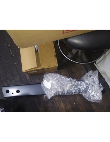 REFUERZO PARACHOQUE DELANTERO TOYOTA HILUX 2007 - 2015