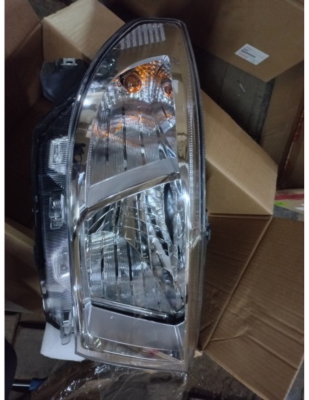 OPTICO DERECHO CHEVROLET N400 2020 - 2023 SIN LUPA