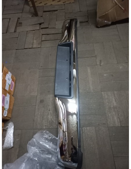 PARACHOQUE TRASERO TOYOTA HILUX 2012 - 2015 LISO CROMADO