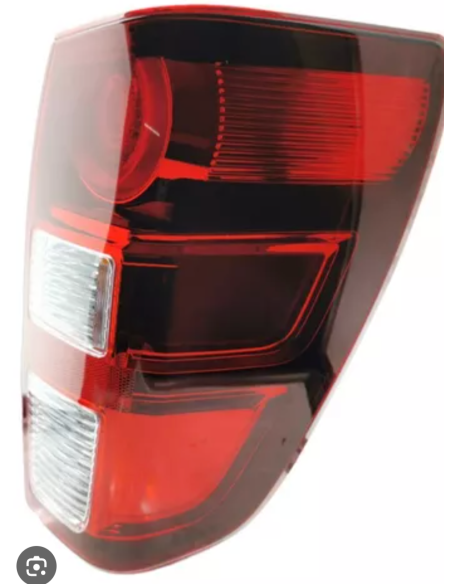 FOCO TRASERO DERECHO MAZDA BT50 2020 - 2024