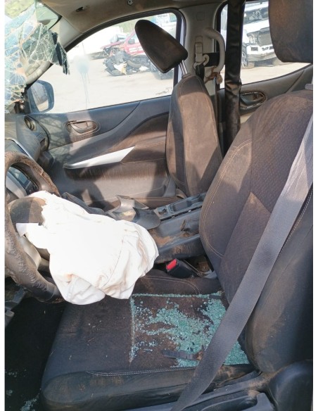 NISSAN NP300 2021%separator% %shop-name%