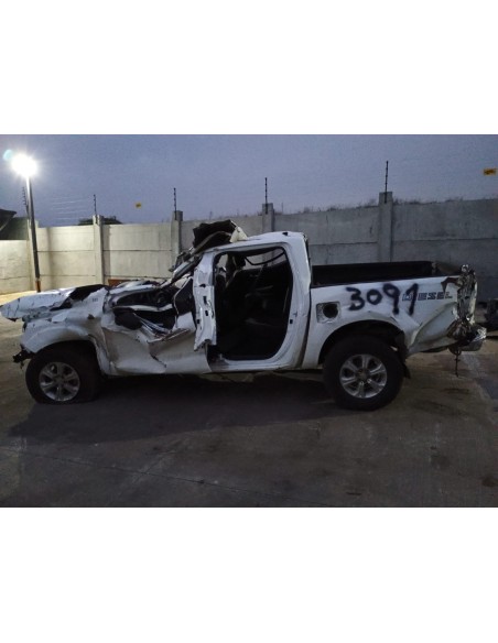 NISSAN NP300 2019%separator% %shop-name%