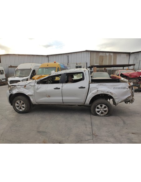 NISSAN NP300 2018%separator% %shop-name%