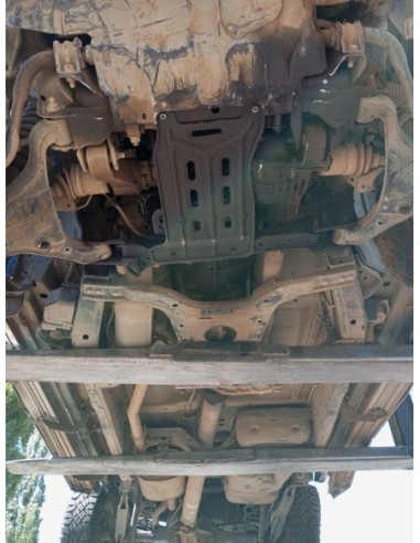 NISSAN NP300 2018%separator% %shop-name%