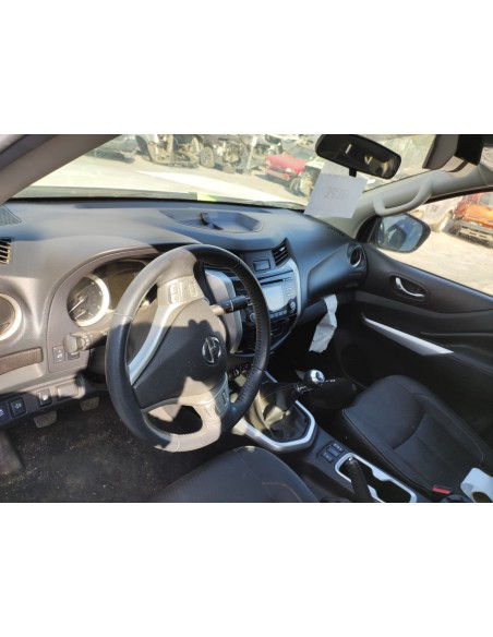 NISSAN NP300 2019%separator% %shop-name%