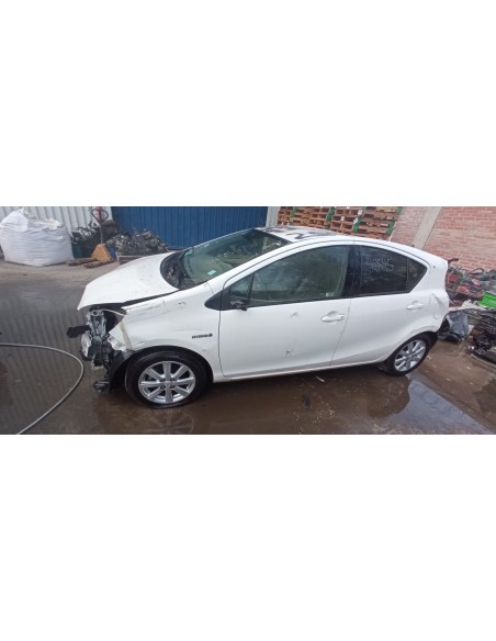 TOYOTA PRIUS C 2012%separator% %shop-name%