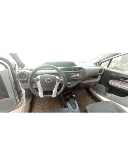 TOYOTA PRIUS C 2012%separator% %shop-name%