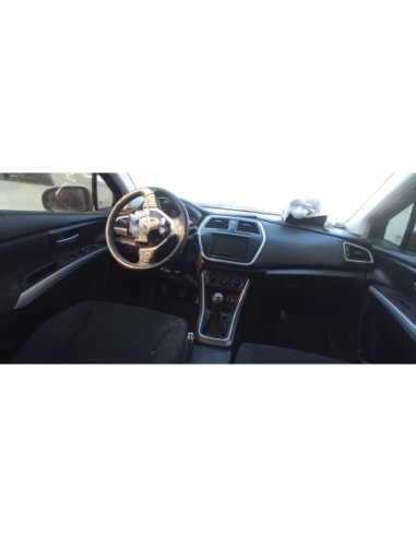 SUZUKI S CROSS 2019%separator% %shop-name%