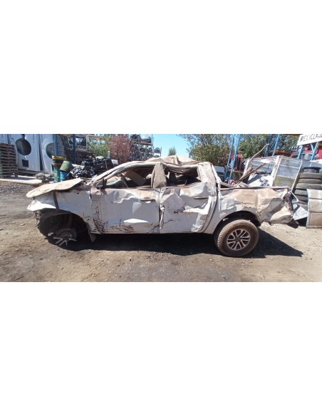 NISSAN NP300 2017%separator% %shop-name%