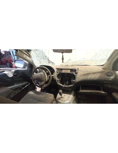 NISSAN NP300 2018%separator% %shop-name%