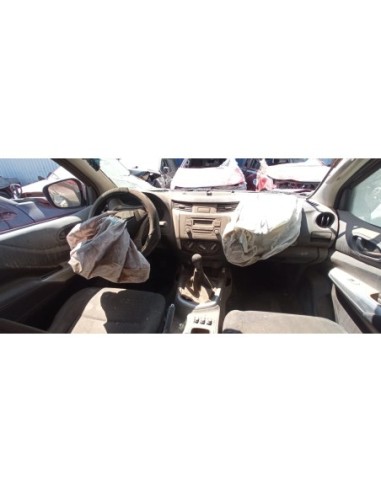 NISSAN NP300 2017%separator% %shop-name%