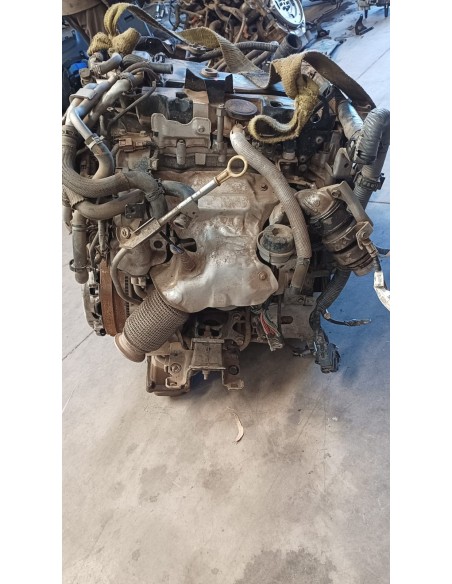 NISSAN NP300 2018%separator% %shop-name%