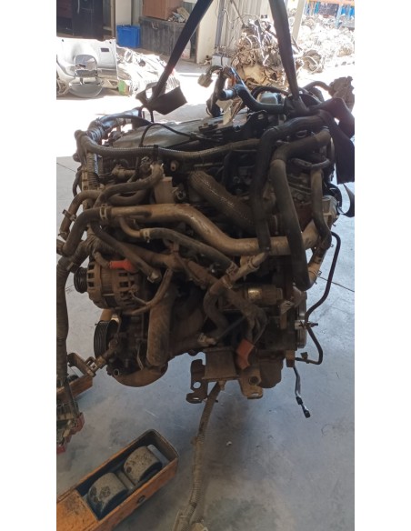 NISSAN NP300 2018%separator% %shop-name%