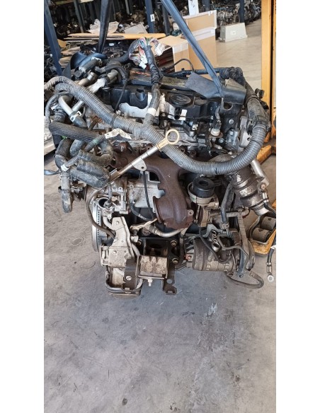 NISSAN NP300 2018%separator% %shop-name%