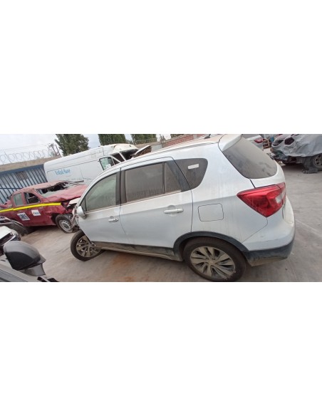 SUZUKI S CROSS 2017%separator% %shop-name%