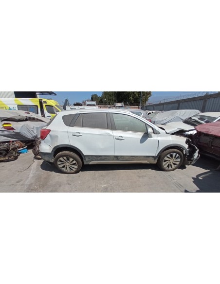 SUZUKI S CROSS 2017%separator% %shop-name%